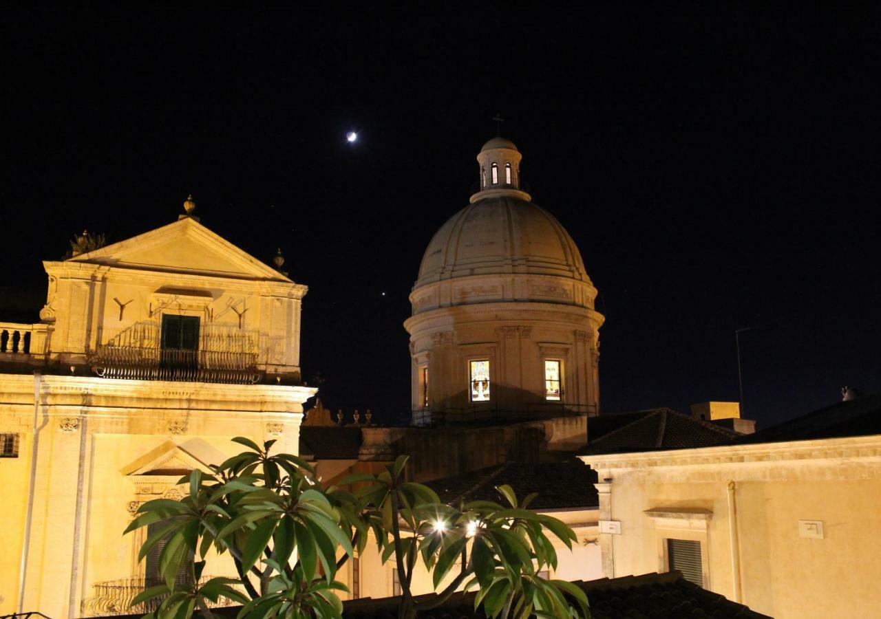 Villa Casa Camelia Noto Exterior foto